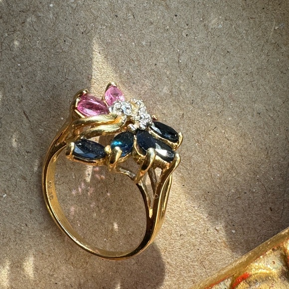 14K yellow gold pink and blue sapphires and diamonds ring - Picture 6 of 13